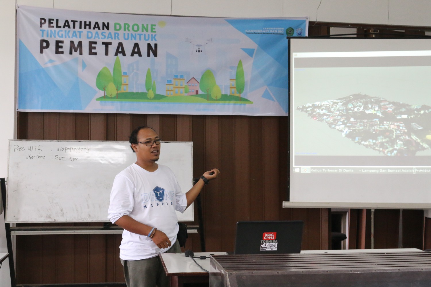 Pelatihan Drone  Tingkat Dasar Untuk Pemetaan oleh Laboratorium Kartografi & SIG
