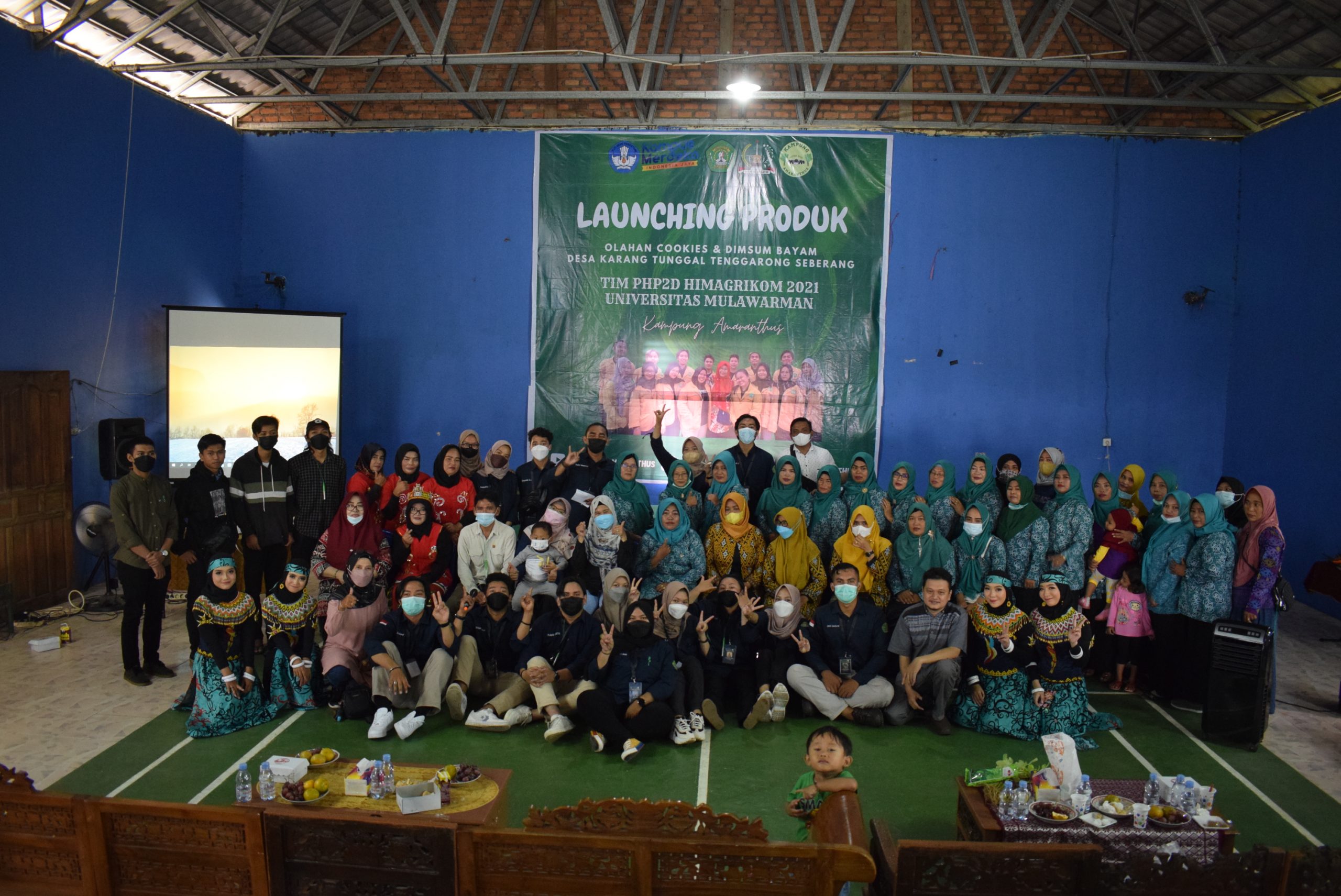 PHP2D TIM HIMAGRIKOM Fakultas Pertanian Universitas Mulawarman ["Launching Produk Olahan Cookies & Dimsum Bayam"]