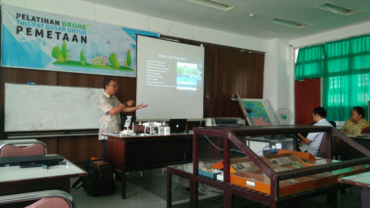 Pelatihan Pemetaan & Pengelolaan Data UAV Berbasis GIS oleh Laboratorium Kartografi & SIG