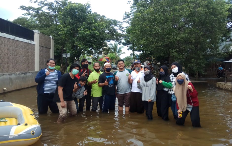 Faperta UNMUL Bagikan Donasi Bantuan Untuk Korban Banjir Kota Samarinda
