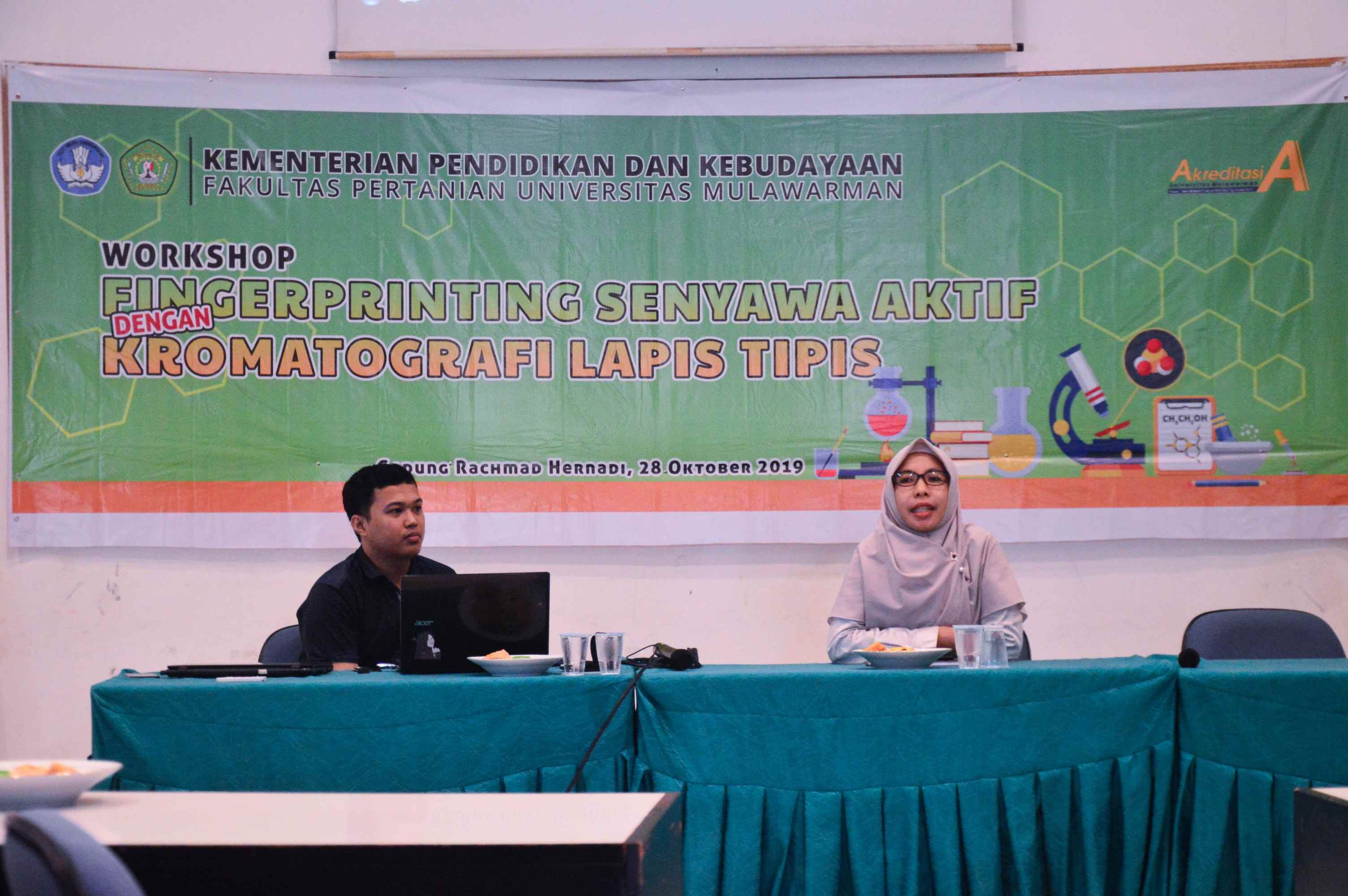 Workshop Fingerprinting Senyawa Aktif dengan Kromatografi Lapis Tipis