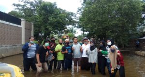 Faperta UNMUL Bagikan Donasi Bantuan Untuk Korban Banjir Kota Samarinda